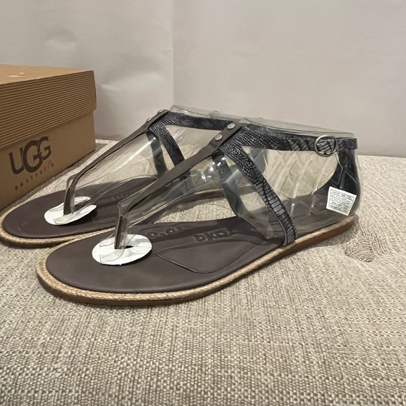 UGG AUSTRALIA - Picture 2 of 7